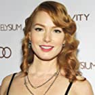 Alicia Witt به عنوان Dr. Karen Amos