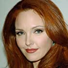 Amy Yasbeck به عنوان Peggy Brandt