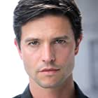 Jason Behr به عنوان Damien Fontleroy