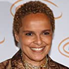 Shari Belafonte به عنوان Julia