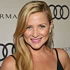 Jessica Capshaw به عنوان Elly Gladstone