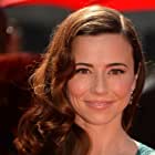 Linda Cardellini به عنوان Judy Hale