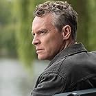 Tate Donovan به عنوان Stanley Clotfelter