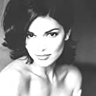 Laura Harring به عنوان Livia Saint