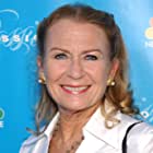 Juliet Mills به عنوان Grandmother