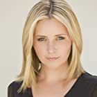 Beverley Mitchell به عنوان Laura