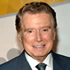 Regis Philbin به عنوان Mabel