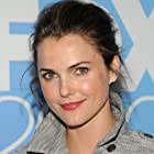 Keri Russell به عنوان Elizabeth Jennings