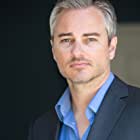 Kerr Smith به عنوان Carter Horton