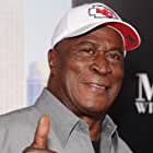 John Amos به عنوان Cleo McDowell