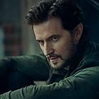 Richard Armitage به عنوان Charles Devereaux