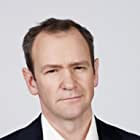 Alexander Armstrong به عنوان Mr. Townsend