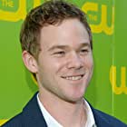 Aaron Ashmore به عنوان Gil Timmins