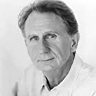 Rene Auberjonois به عنوان Man with Raven