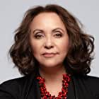 Adriana Barraza به عنوان Mama Octavio (Octavio's Mother)