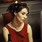 Helen Baxendale به عنوان Emily Waltham