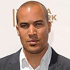 Coby Bell به عنوان Larry James