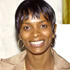 Vanessa Bell Calloway به عنوان Rit Ross