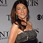 Eve Best به عنوان Farah Dowling