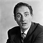 Sid Caesar به عنوان Coach Calhoun