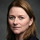 Rosie Cavaliero به عنوان Elizabeth Cordingley