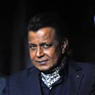 Mithun Chakraborty به عنوان Shyam Sunder Tripathi