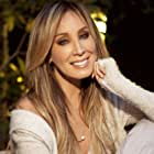 Cindy Cowan به عنوان Mrs. Jones