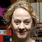 Niamh Cusack به عنوان Sylvia