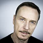 Ben Daniels به عنوان General Merrick