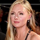 Hope Davis به عنوان Mrs. Forrester