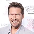 Alexis Denisof به عنوان Senator Daniel Perrin