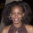 Aunjanue Ellis-Taylor به عنوان Rev Bernice James