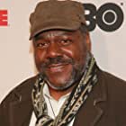 Frankie Faison به عنوان Acting Commissioner Ervin H. Burrell