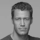 Colin Ferguson به عنوان Officer Davis