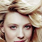 Romola Garai به عنوان Marie Paneth