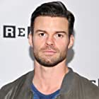 Daniel Gillies به عنوان Wing Commander Hayes