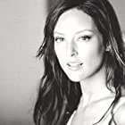 Lola Glaudini به عنوان Female Boss (Sharon)