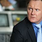 Robert Glenister به عنوان Martin Copeland