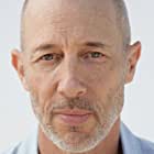 Jon Gries به عنوان Van Driver