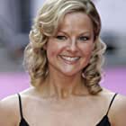 Sarah Hadland به عنوان Caroline