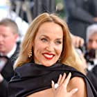 Jerry Hall به عنوان Alicia