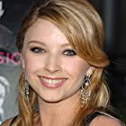 Elisabeth Harnois به عنوان Sharon