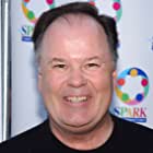 Dennis Haskins به عنوان Senator Stevens