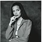 Shari Headley به عنوان Lisa