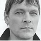 Mark Heap به عنوان Mr. Thom(segment "I")