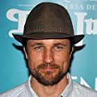 Martin Henderson به عنوان Mike