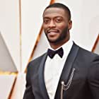 Aldis Hodge به عنوان MC Ren