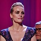 Nina Hoss به عنوان Sharon Goodnow