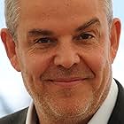 Danny Huston به عنوان Vincent Roeg