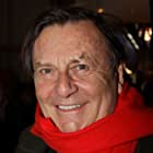 Barry Humphries به عنوان Bruce